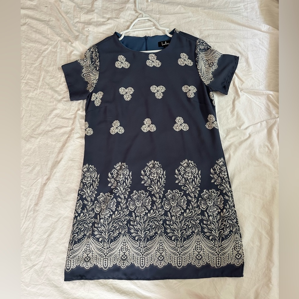 Lulus navy blue with white print mid thigh dress